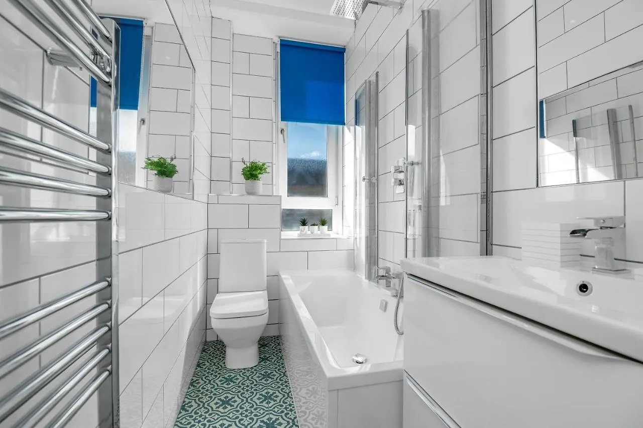 Apartment Spacious & Modern 1 Bedroom Flat - Near City Centre & Arthur Seat Edinburgh